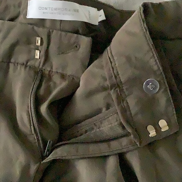 Light weight dress pants with pleats and pockets - Picture 6 of 6